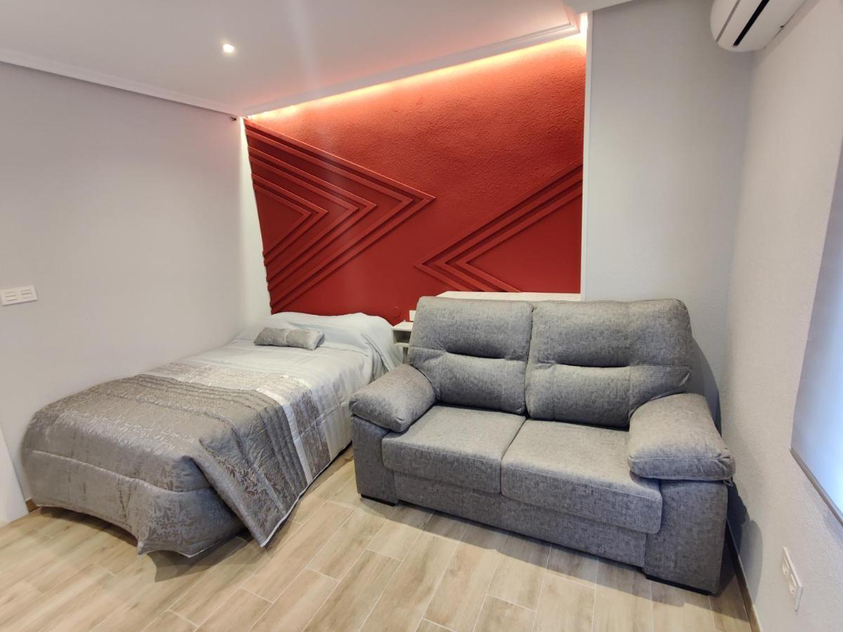 Duerme A Gusto - Tu Habitacion Acogedora En Torredonjimeno Buitenkant foto
