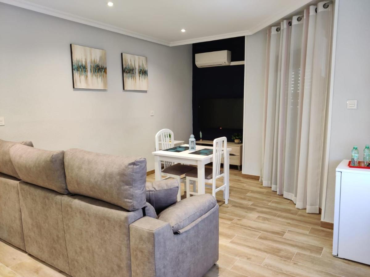 Duerme A Gusto - Tu Habitacion Acogedora En Torredonjimeno Buitenkant foto